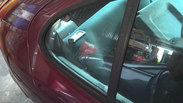 Ventanilla triangular trasera derecha (puerta) RENAULT MEGANE 1 PHASE 1 Gasolina - 1