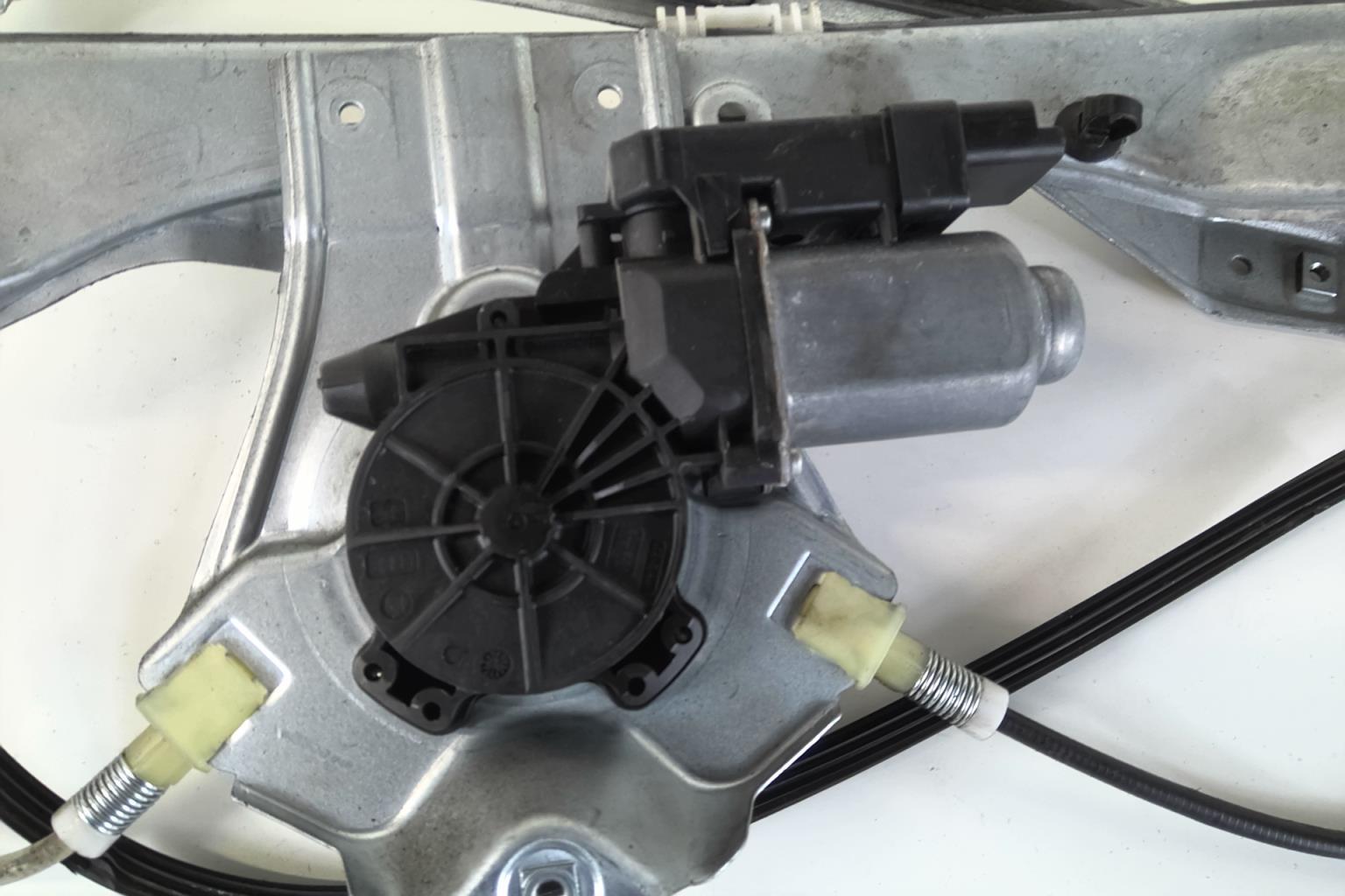 Alzacristalli elettrico anteriore sinistro RENAULT CLIO 3 PHASE 2 BREAK Diésel - 1