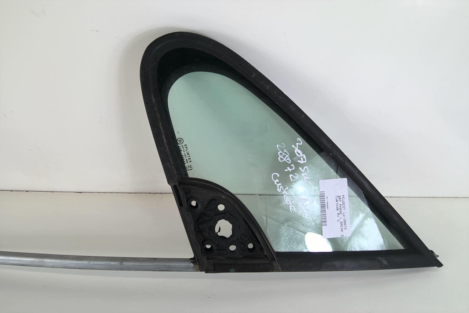Ventanilla triangular delantera izquierda (puerta) PEUGEOT 307 PHASE 1 BREAK Diésel - 1