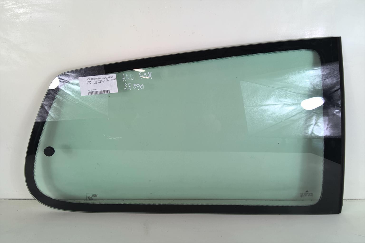Custode arriere droit VOLKSWAGEN FOX Diesel - 1