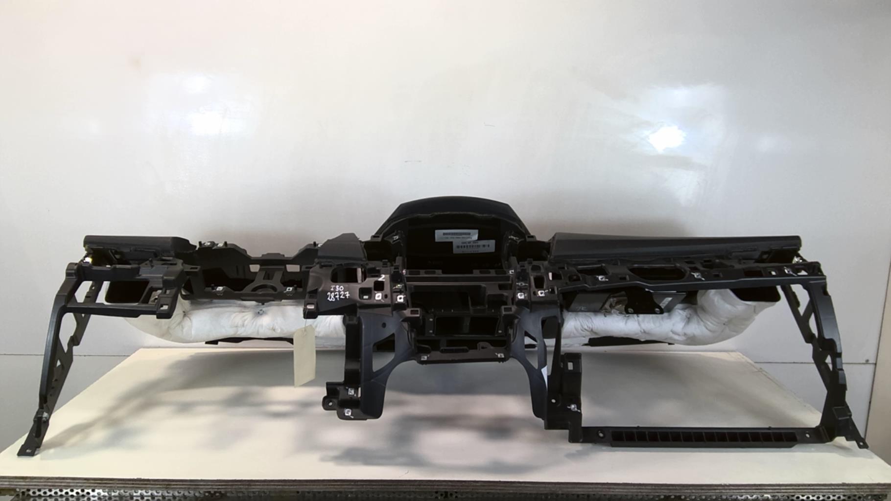 Planche de bord complete HYUNDAI I 30 2 PHASE 1 Diesel - 1
