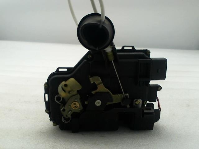 Serrure avant gauche AUDI A4 2 AVANT PHASE 1 BREAK Diesel - 1