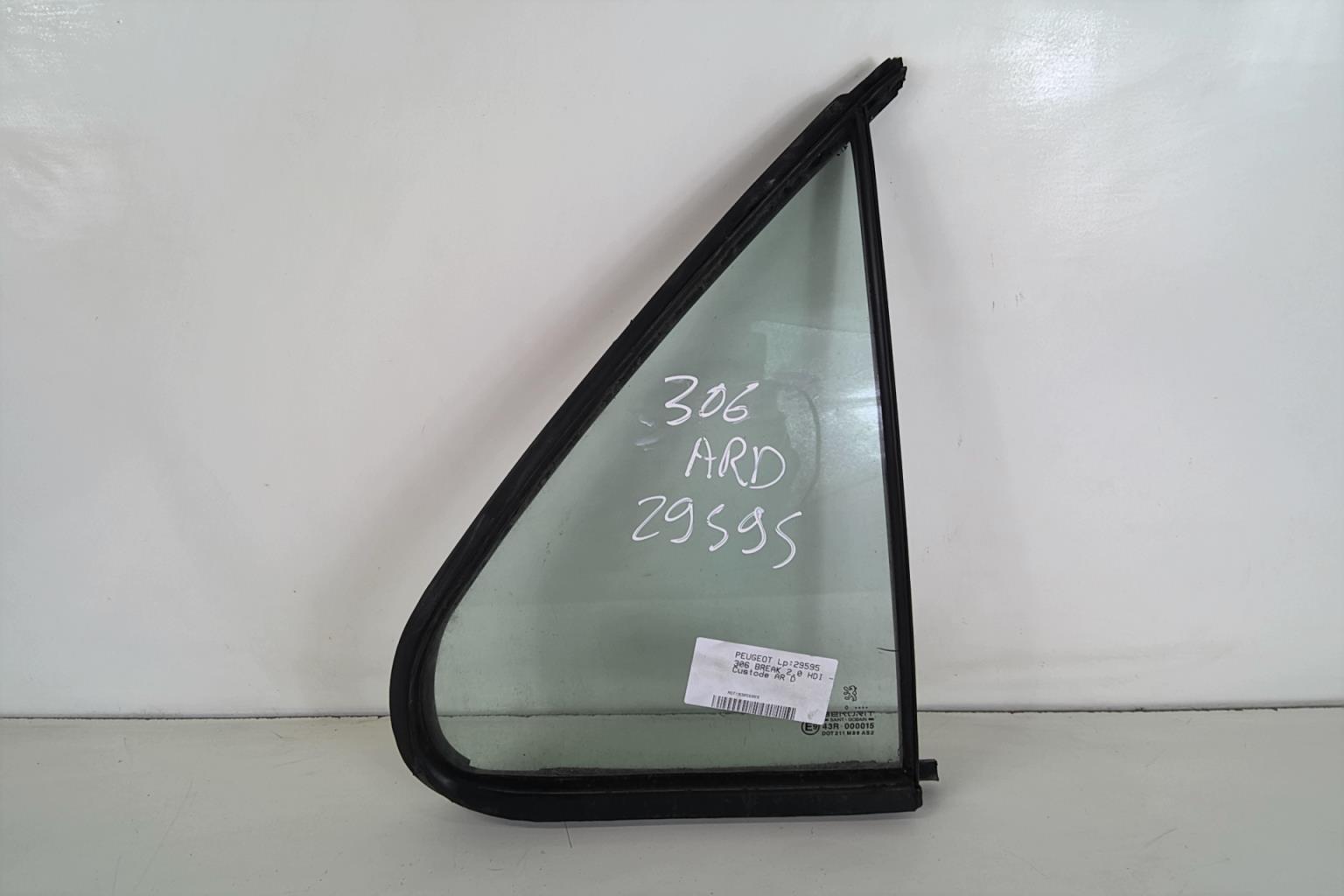 Ventanilla triangular trasera derecha (puerta) PEUGEOT 306 BREAK Diésel - 1