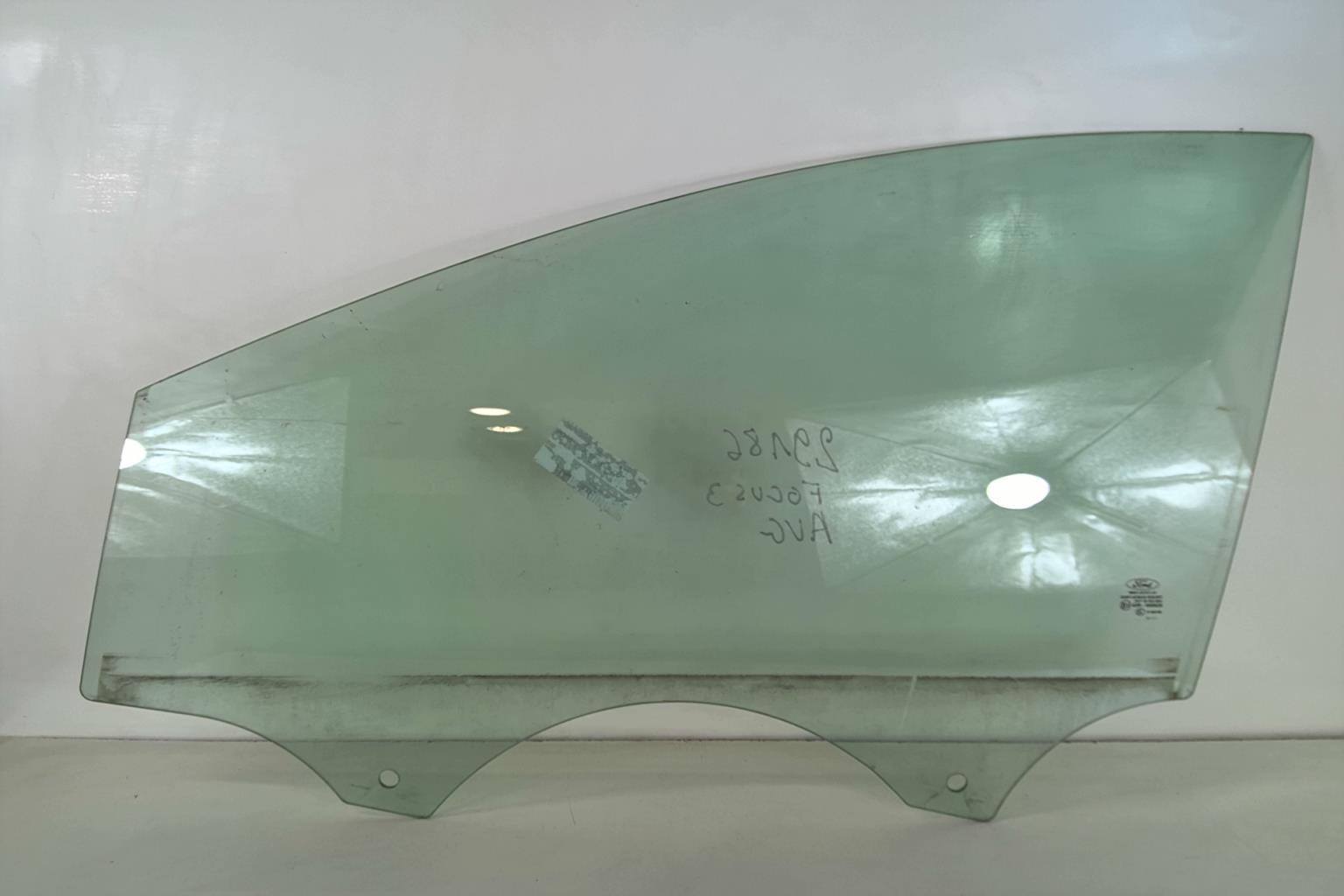 Vitre avant gauche FORD FOCUS 3 PHASE 1 BREAK Essence - 1