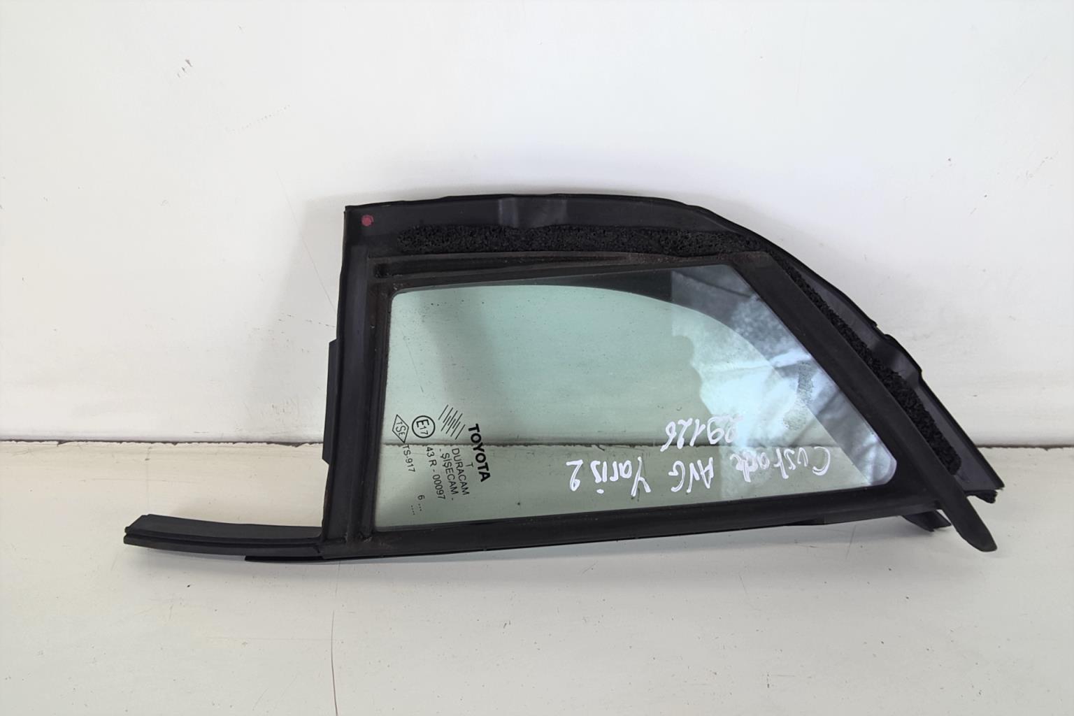 Ventanilla triangular delantera izquierda (puerta) TOYOTA YARIS 2 PHASE 1 Diésel - 1