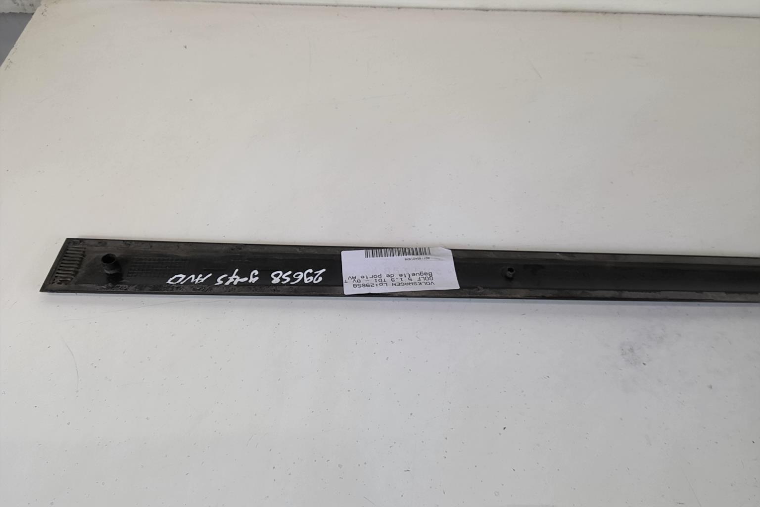 Modanatura portiera anteriore destra VOLKSWAGEN GOLF 5 Diésel - 1