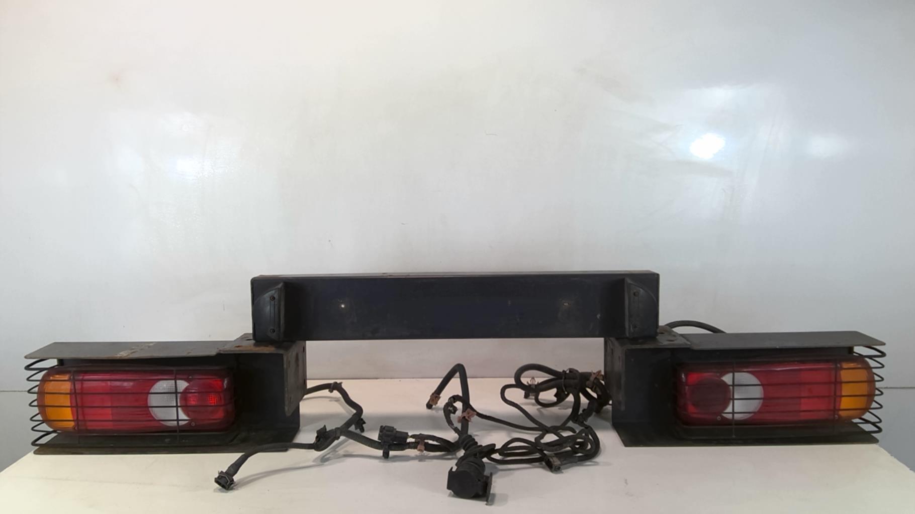 Pare choc arriere RENAULT MASTER 2  - 1