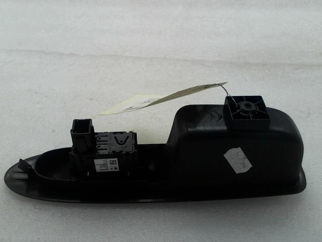 Interruttore lavacristalli anteriore destro CITROEN C4 2 PHASE 1 Diésel - 1