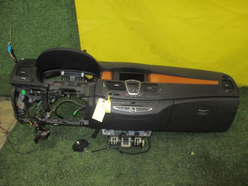 Planche de bord complete RENAULT LAGUNA 3 PHASE 1 Diesel - 1