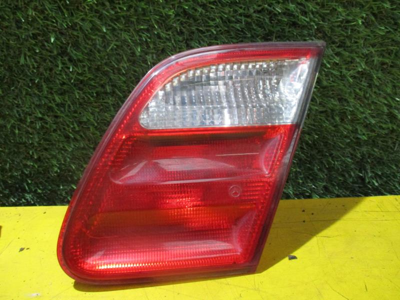 Feu arriere secondaire droit (feux) MERCEDES CLASSE E 210 PHASE 2 Diesel - 1