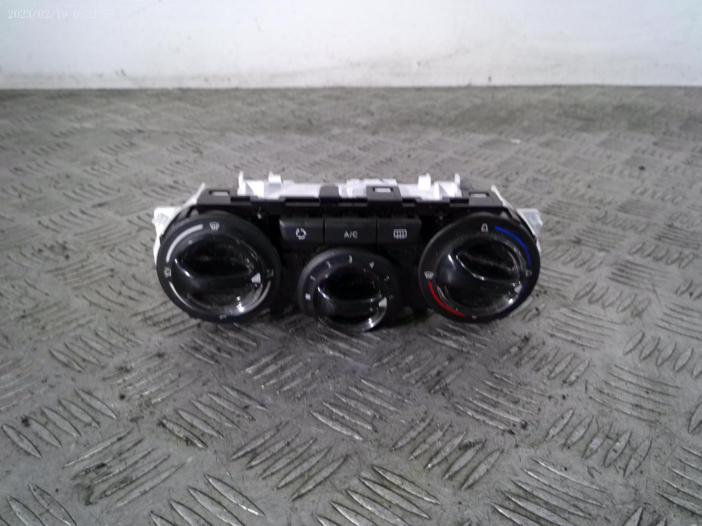 Commande chauffage PEUGEOT 208 1 PHASE 1 Essence - 1