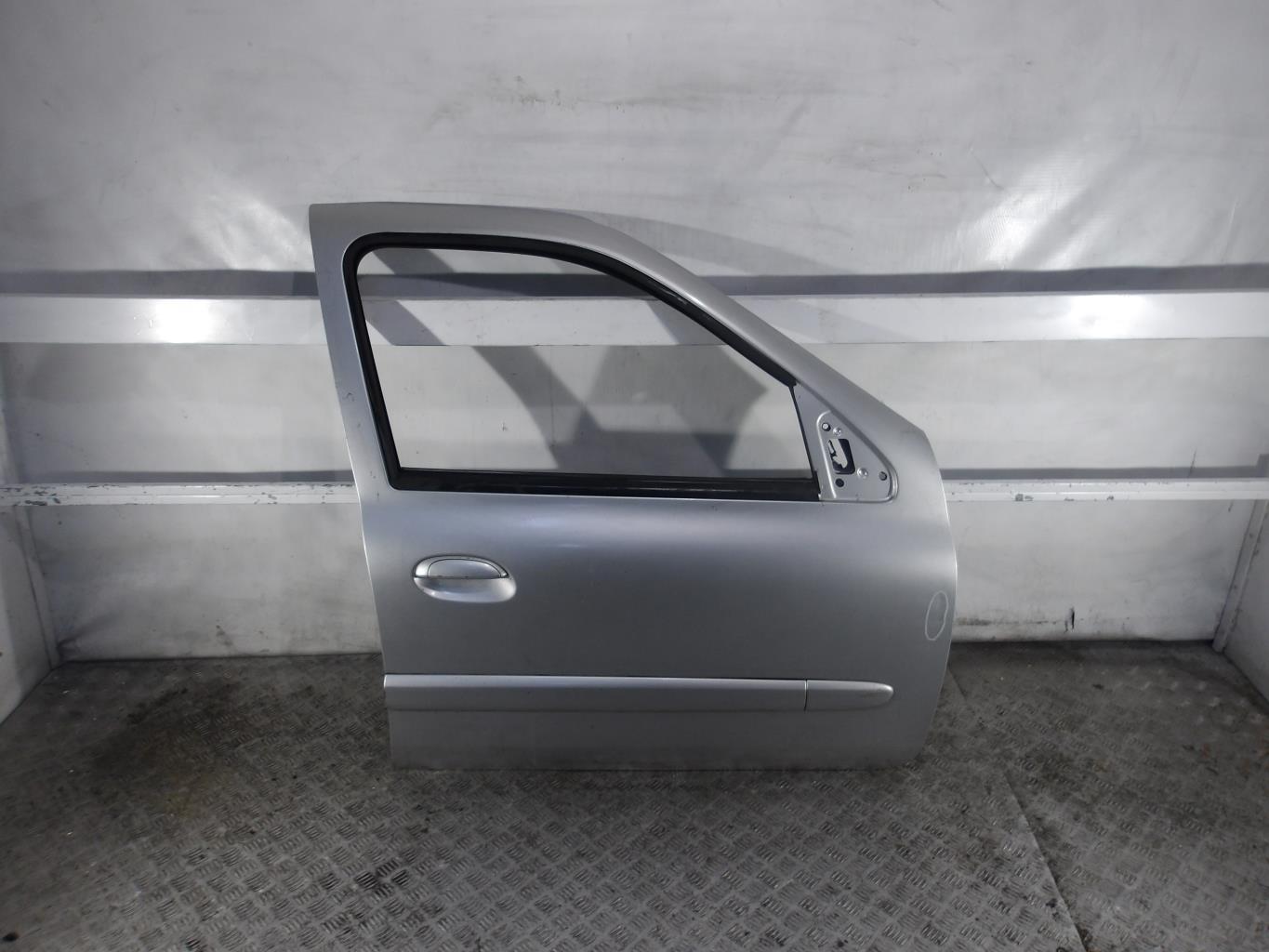 Porte avant droit RENAULT CLIO 2 CAMPUS PHASE 2 Essence - 1