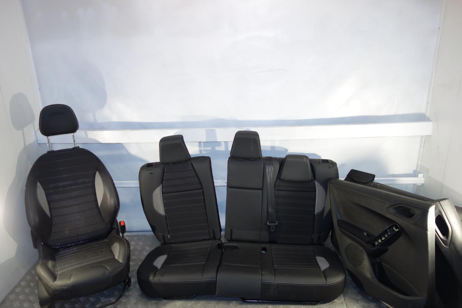 Interieur complet PEUGEOT 2008 1 PHASE 2 Diesel - 1