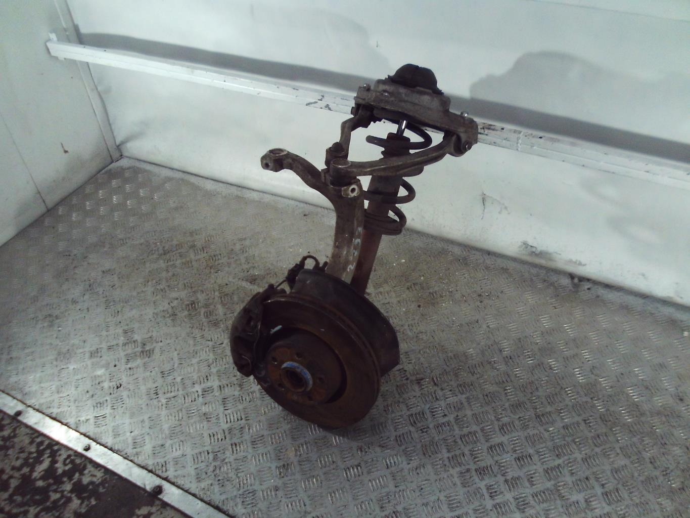 Pivot de moyeu avant gauche AUDI A6 3 PHASE 1 Diesel - 1
