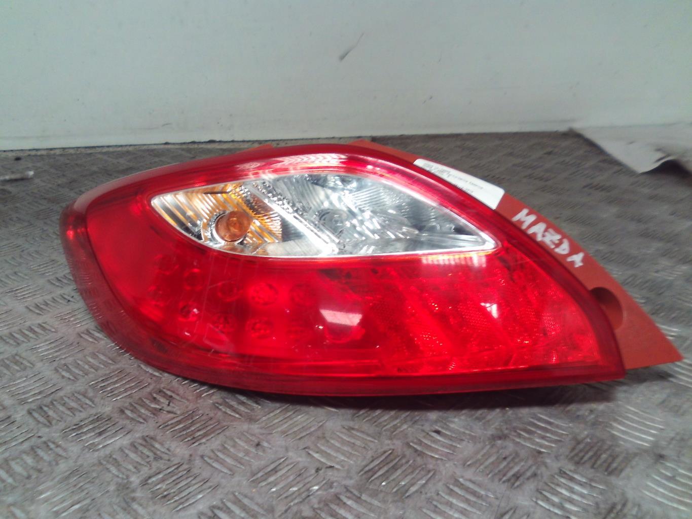 Feu arriere principal gauche (feux) MAZDA 2 2 PHASE 1 Essence - 1