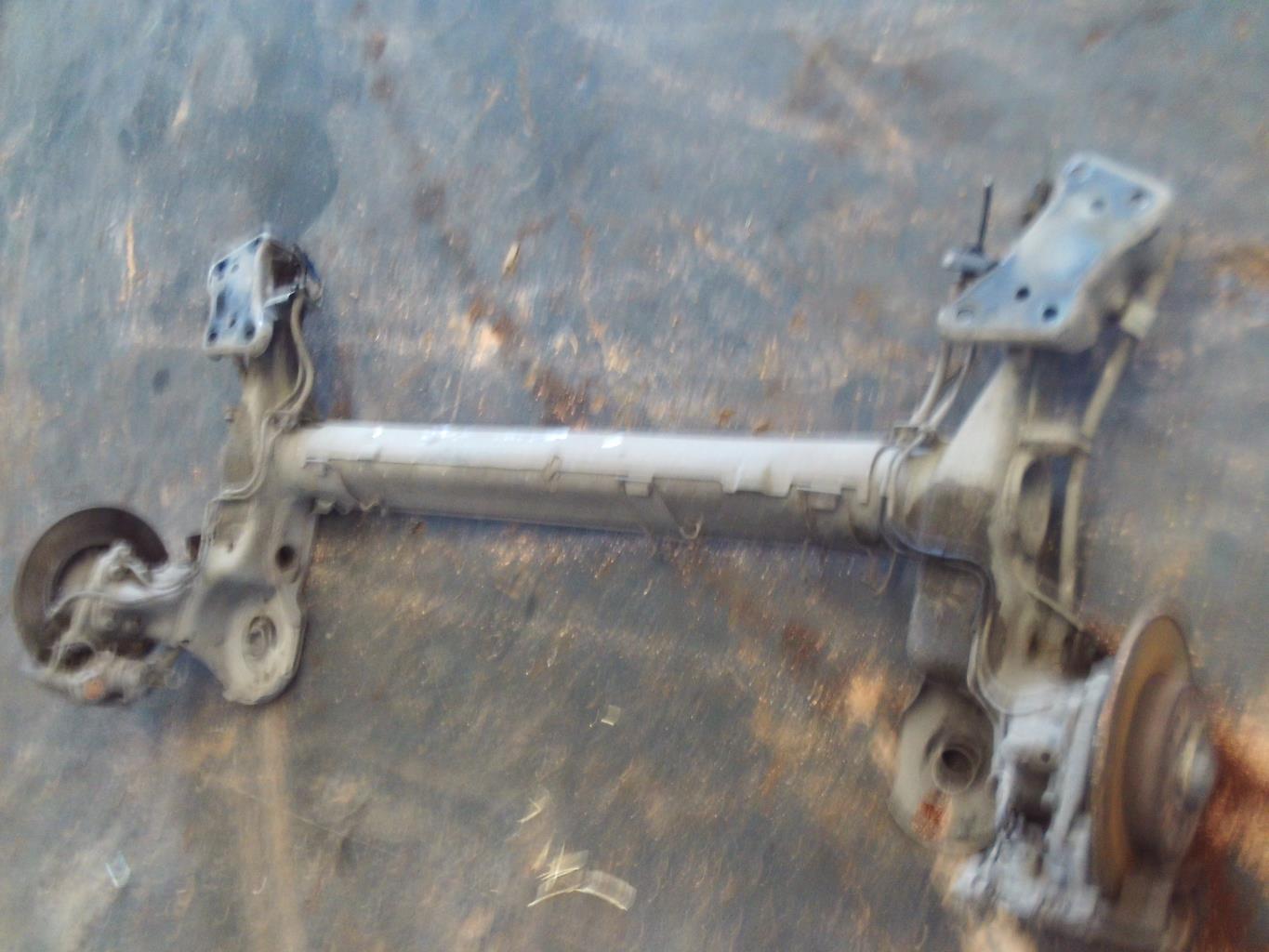 Train arriere complet PEUGEOT 207 PHASE 1 Essence - 1