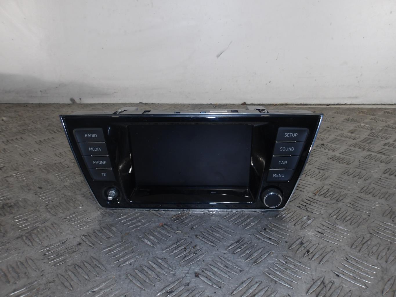 Ecran GPS SKODA FABIA 3 PHASE 1 Essence - 1