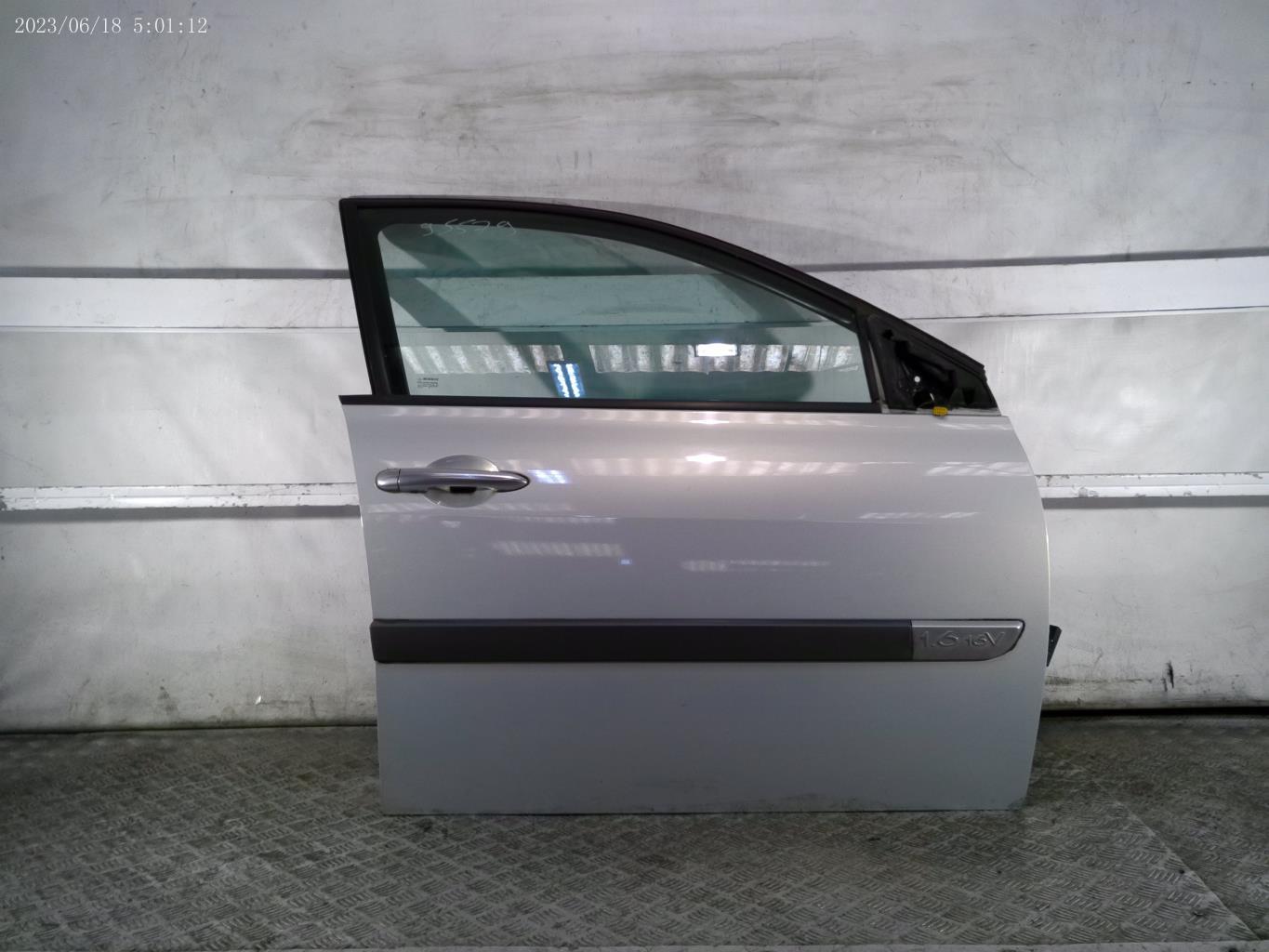 Porte avant droit RENAULT MEGANE 2 PHASE 1 Essence - 1