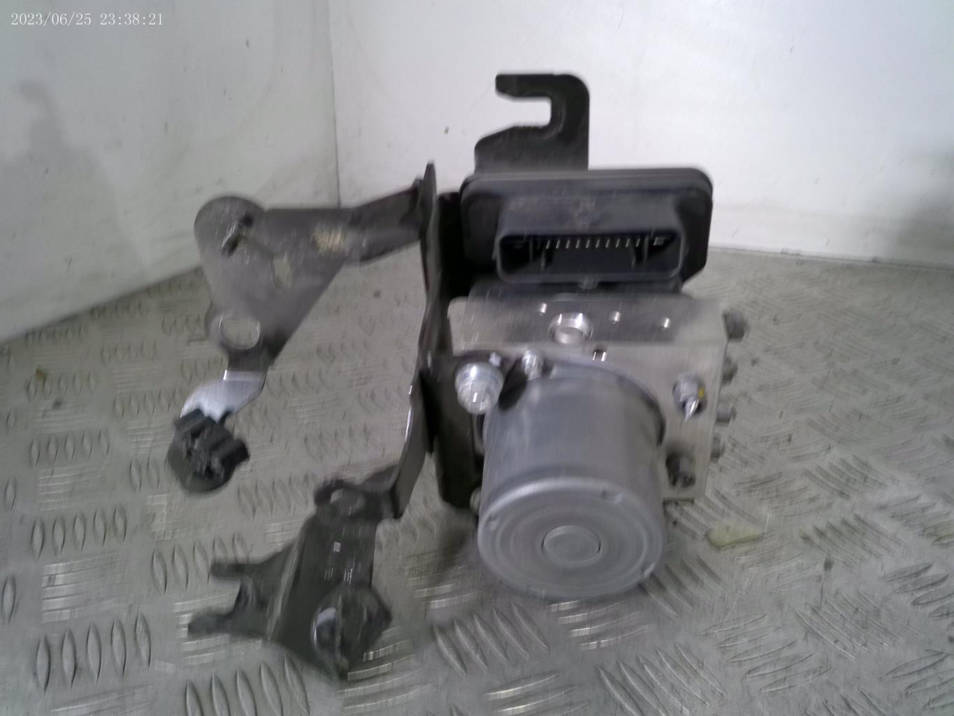 Bloc ABS (freins anti-blocage) RENAULT CLIO 5 PHASE 1 Diesel - 1
