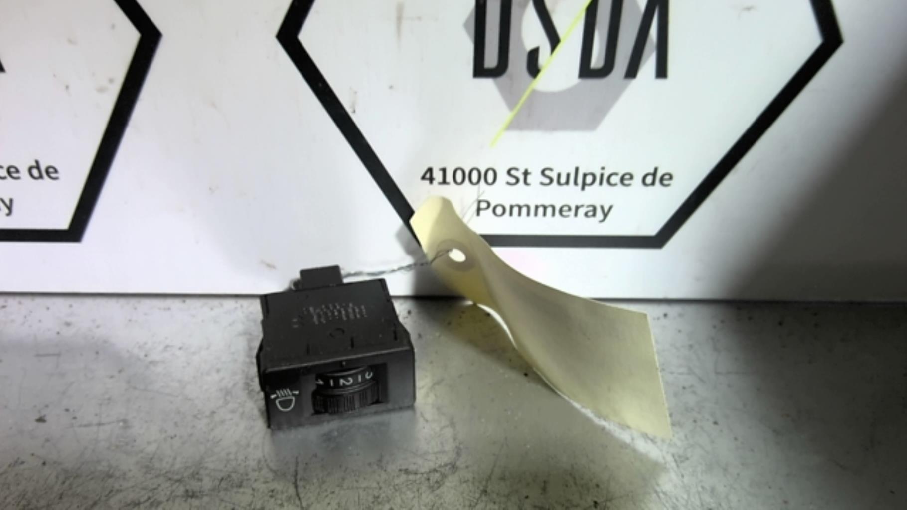 Commande de reglage hauteur de phare PEUGEOT 207 PHASE 1 Diesel - 1
