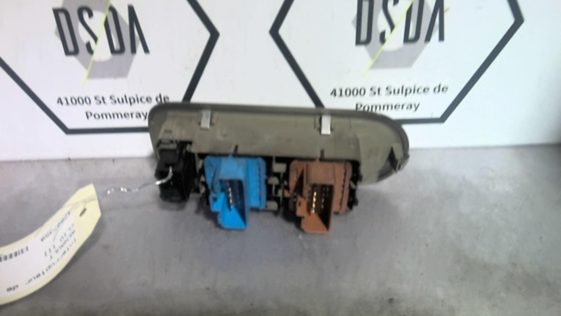 Interrupteur de leve vitre RENAULT CLIO 3 PHASE 1 Diesel - 1