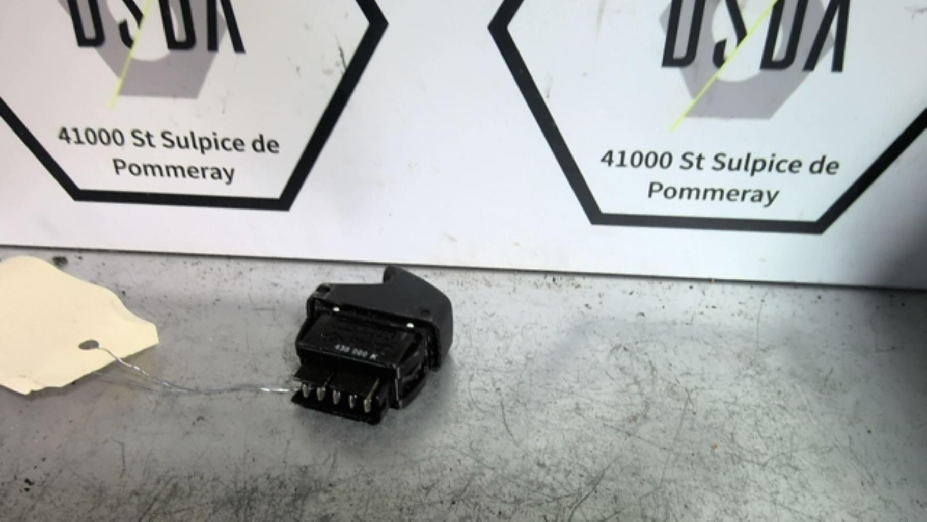 Interrupteur de leve vitre RENAULT CLIO 2 PHASE 1 Essence - 1