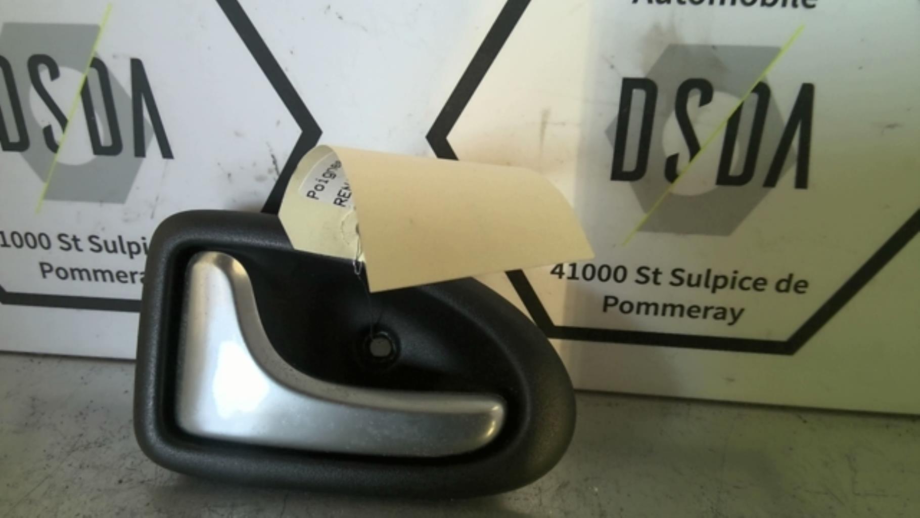 Poignee interieur avant gauche RENAULT CLIO 2 PHASE 2 Essence - 1