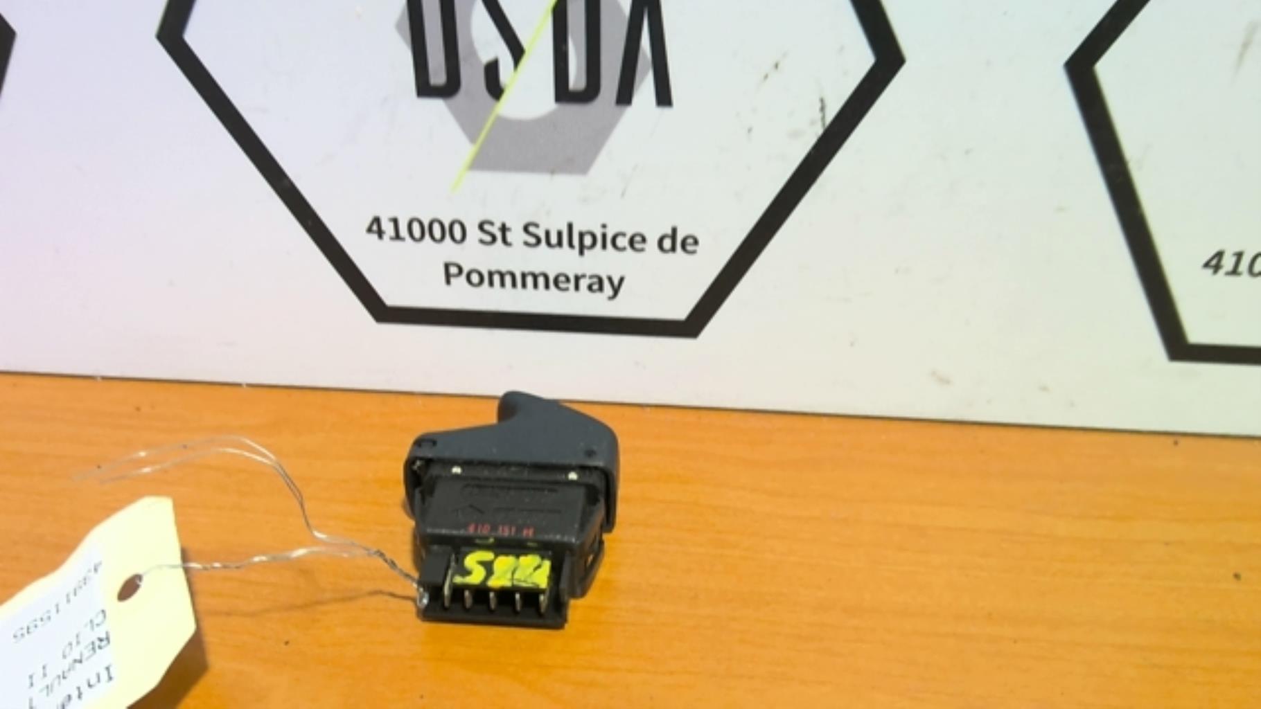 Interrupteur de leve vitre RENAULT CLIO 2 PHASE 1 Diesel - 1