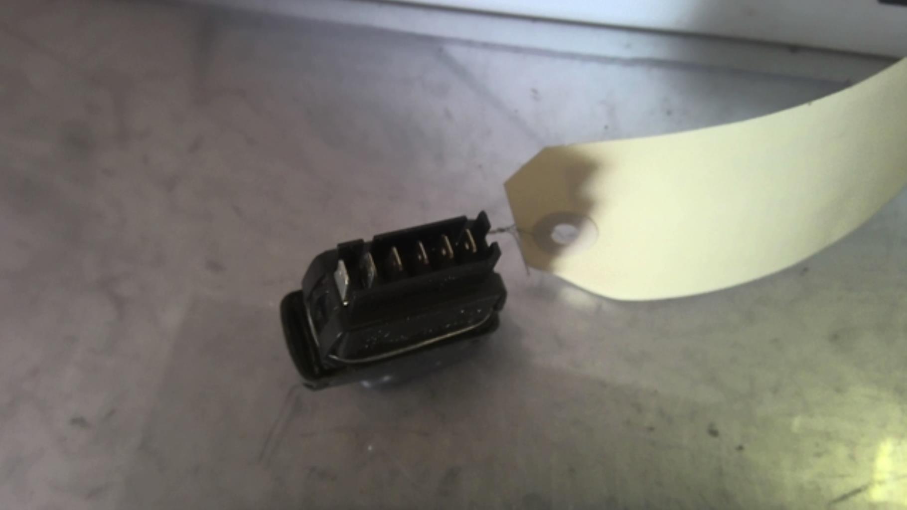 Interrupteur de leve vitre RENAULT CLIO 2 PHASE 1 Diesel - 1