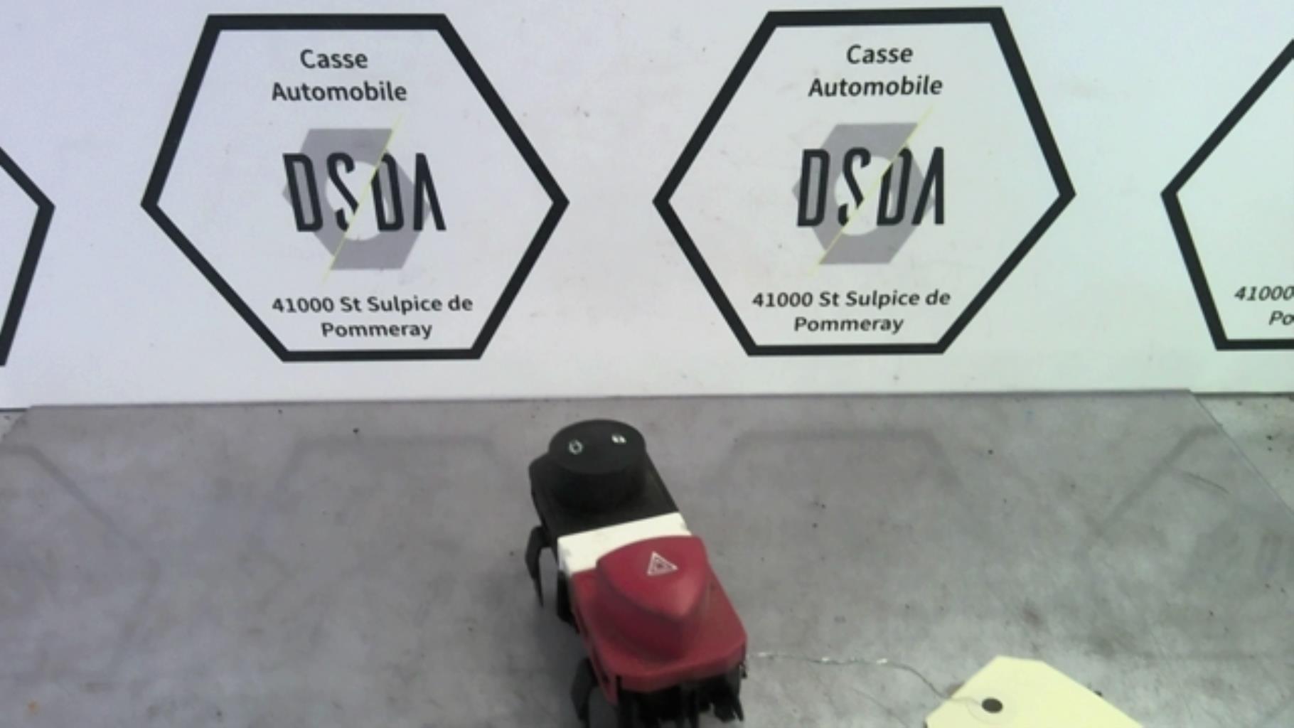 Bouton de warning RENAULT MEGANE 2  - 1
