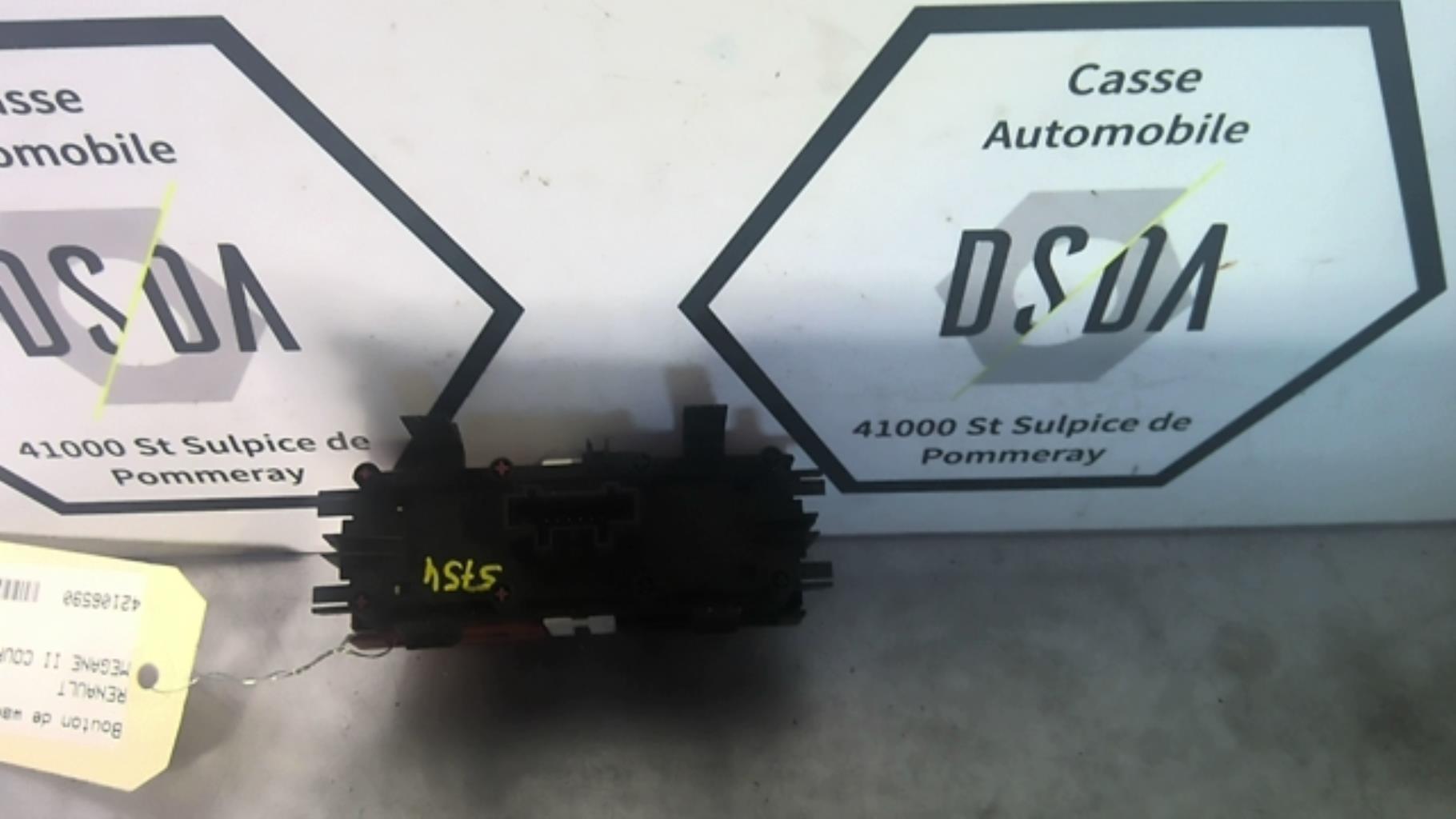 Bouton de warning RENAULT MEGANE 2 PHASE 1 Diesel - 1
