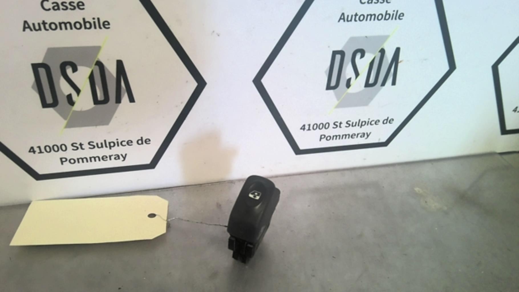 Interrupteur de leve vitre RENAULT CLIO 2 PHASE 1 Essence - 1