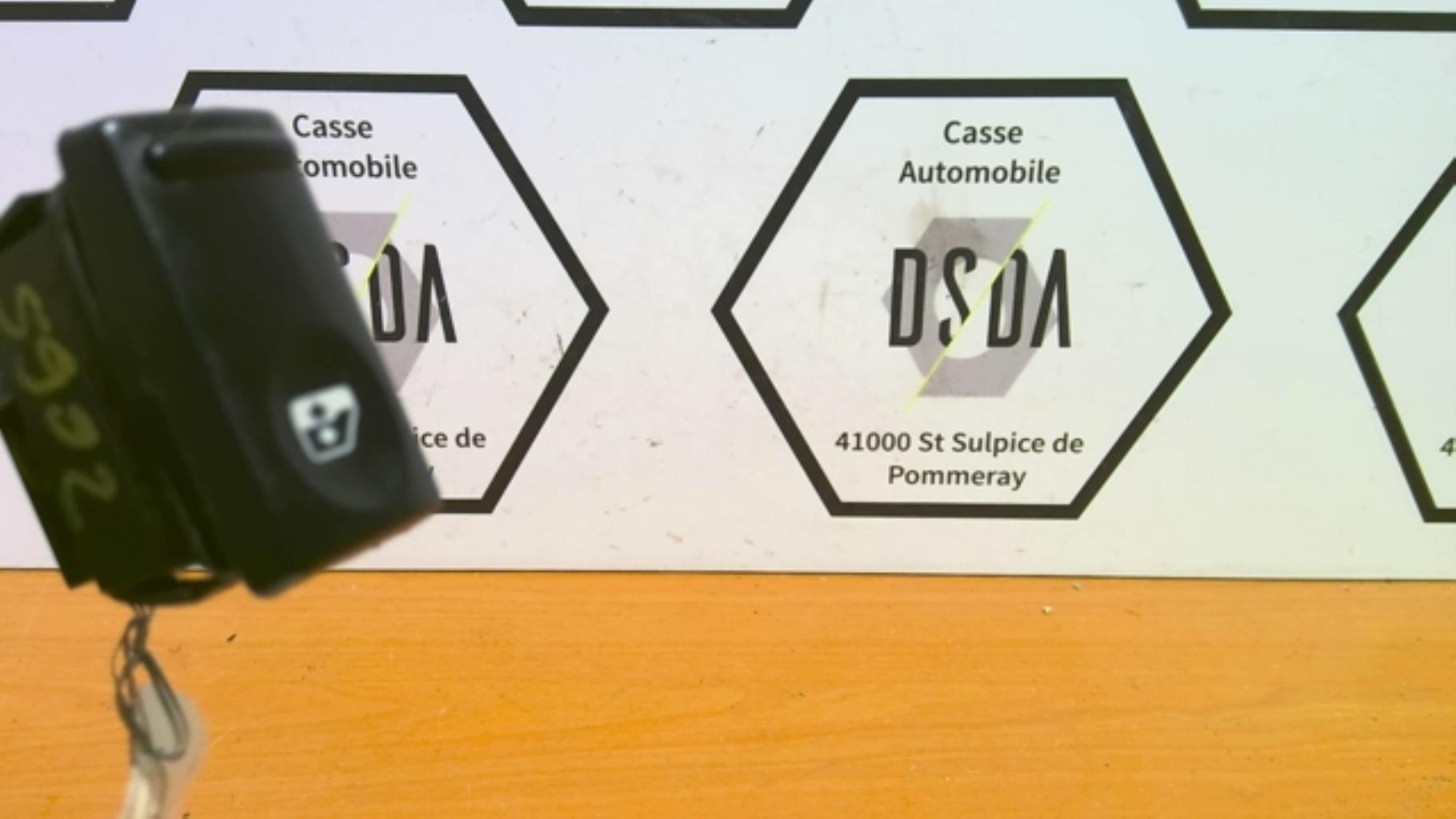 Interrupteur de leve vitre RENAULT R19  - 1