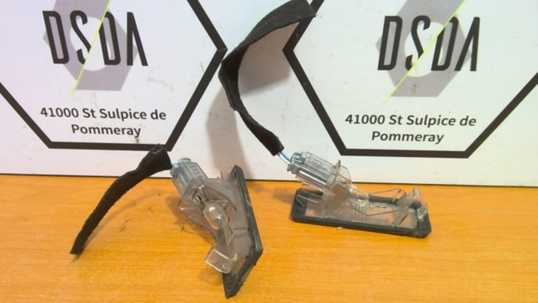 Eclairage de plaque RENAULT CLIO 3 PHASE 1 BREAK Diesel - 1