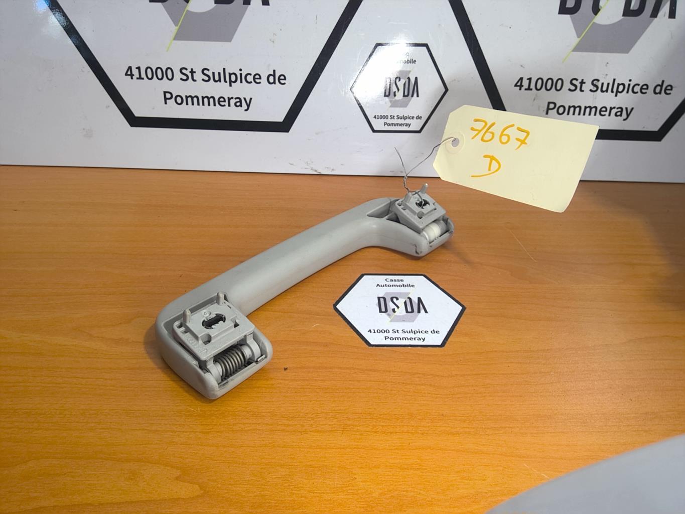 Poignee de maintien avant droit AUDI A3 2 SPORTBACK PHASE 1 Diesel - 1
