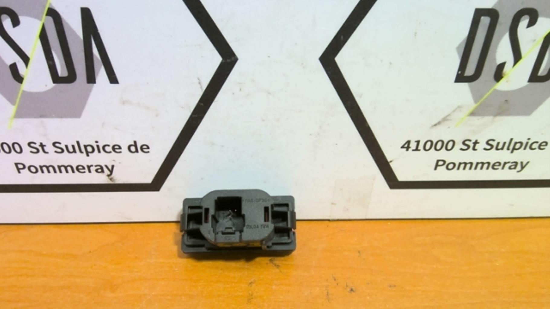 Bouton de warning FORD C-MAX 1 PHASE 1 Diesel - 1