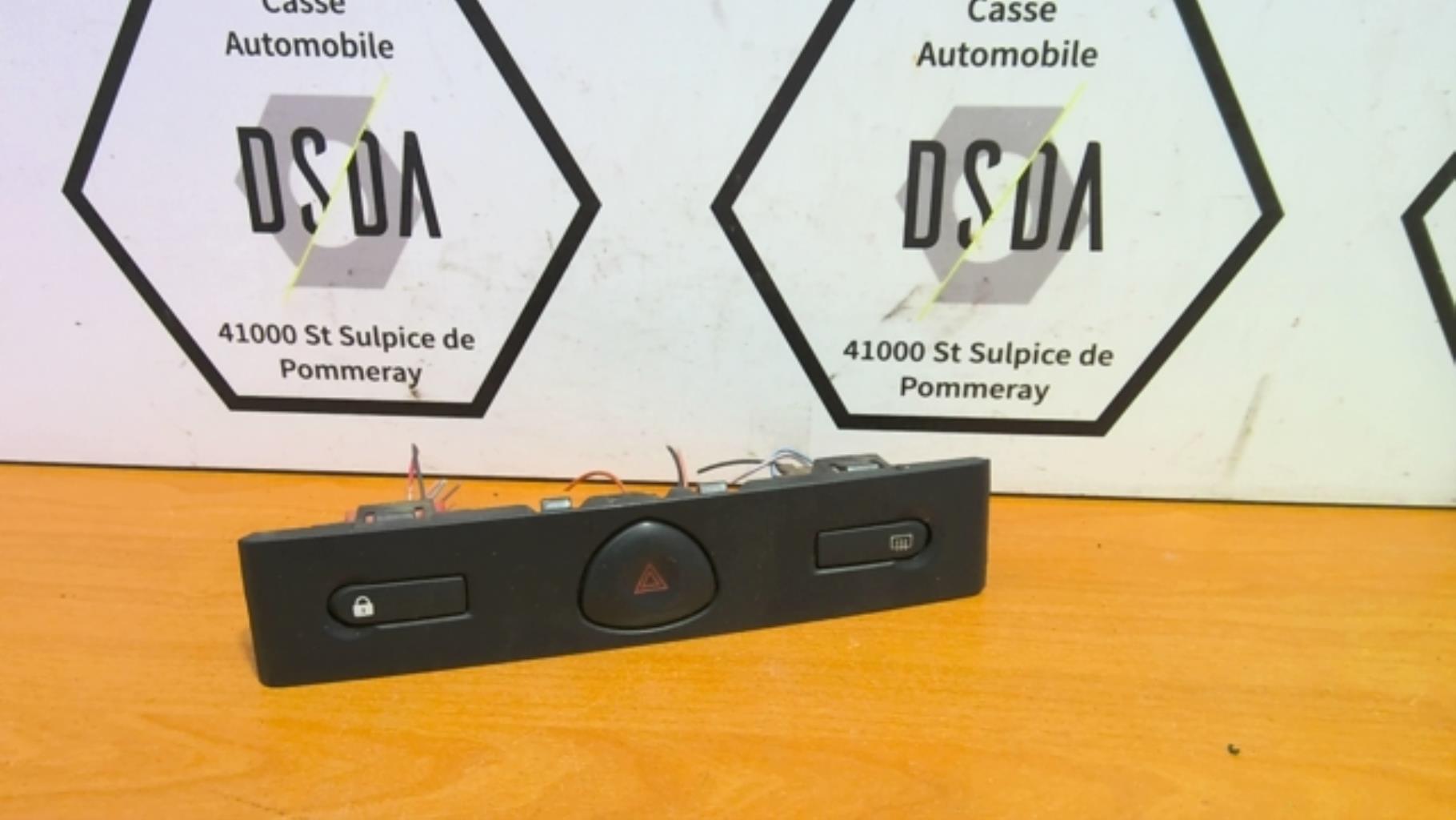 Bouton de warning RENAULT CLIO 3 PHASE 2 Diesel - 1