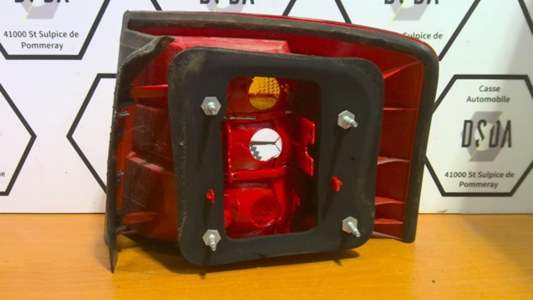 Feu arriere principal gauche (feux) AUDI A6 2 AVANT PHASE 2 BREAK Diesel - 1
