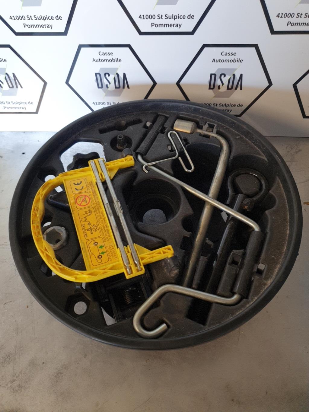 Cric (Ensemble depannage) RENAULT CLIO 2 PHASE 1 Essence - 1
