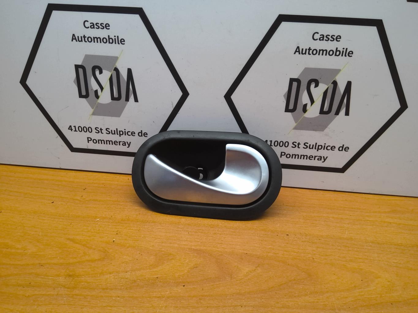 Poignee interieur avant droit RENAULT MEGANE 2 PHASE 1 BREAK Essence - 1