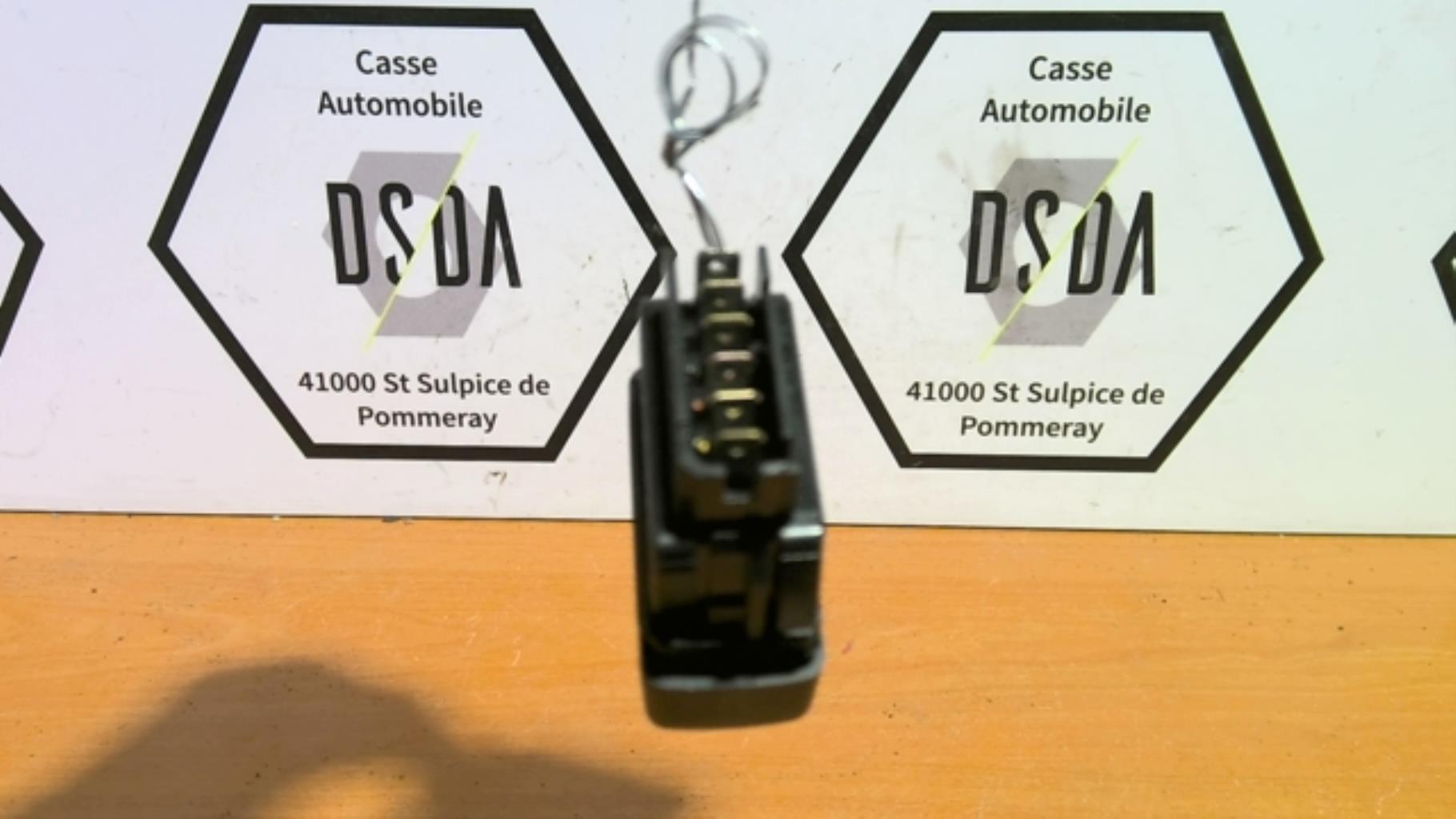 Interrupteur de leve vitre RENAULT CLIO 2 PHASE 1 Essence - 1