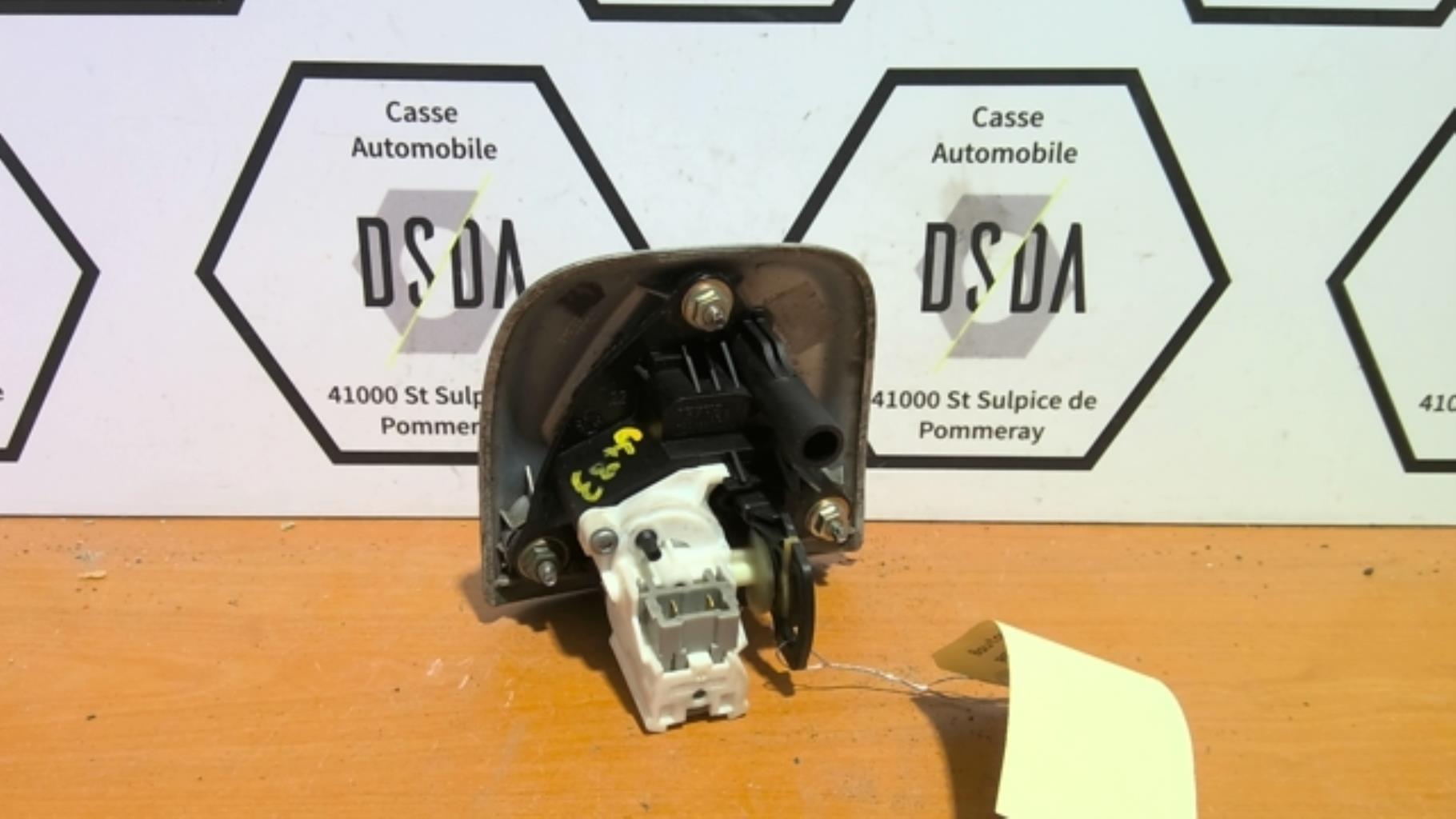 Bouton de coffre RENAULT CLIO 2 PHASE 2 Diesel - 1