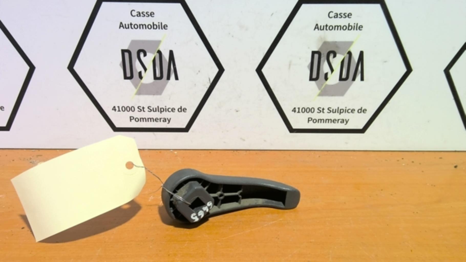 Commande de reglage de siege RENAULT CLIO 2 PHASE 1 Diesel - 1