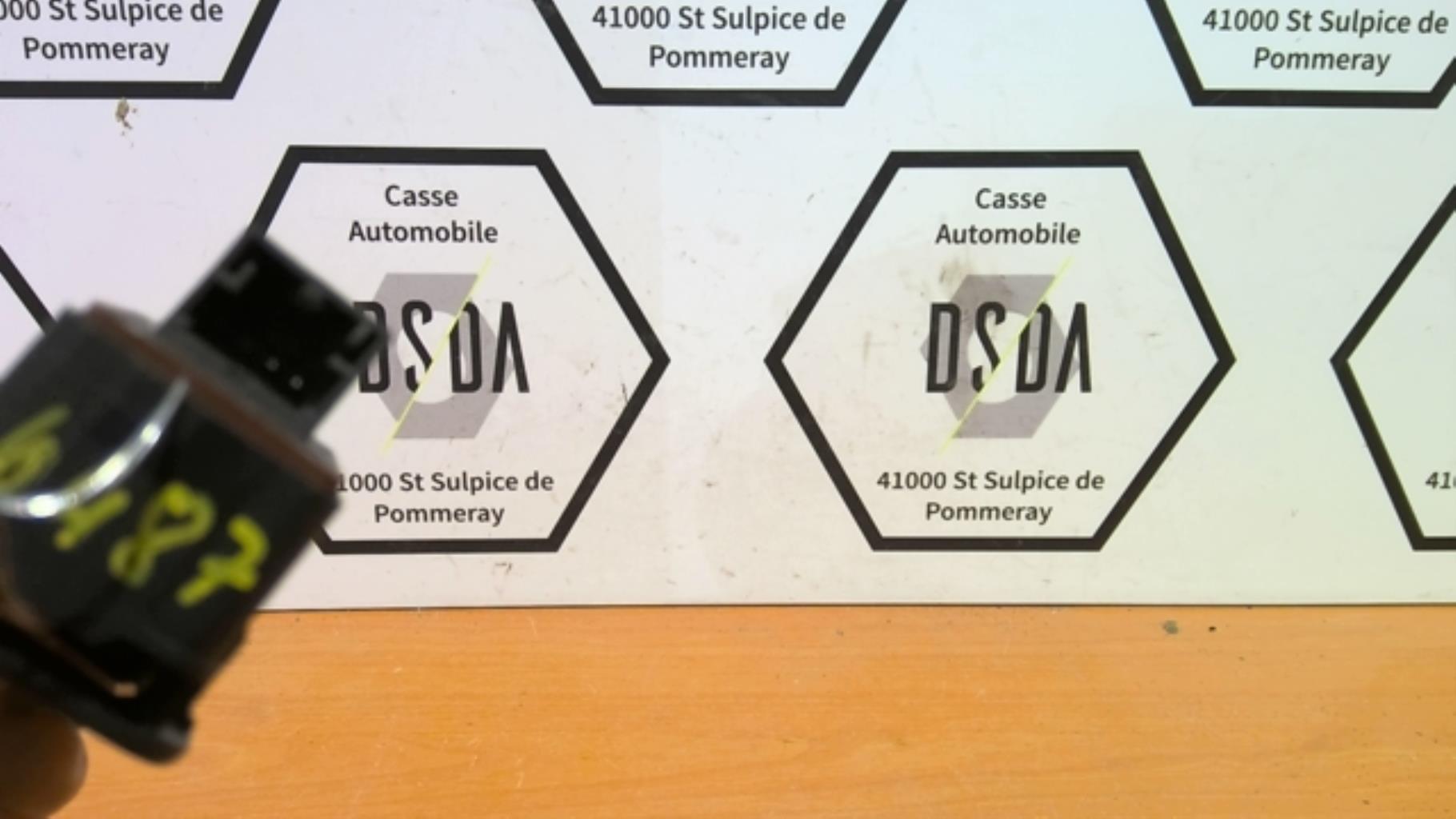 Bouton de coffre AUDI A5 1 COUPE S5 PHASE 1 Essence - 1