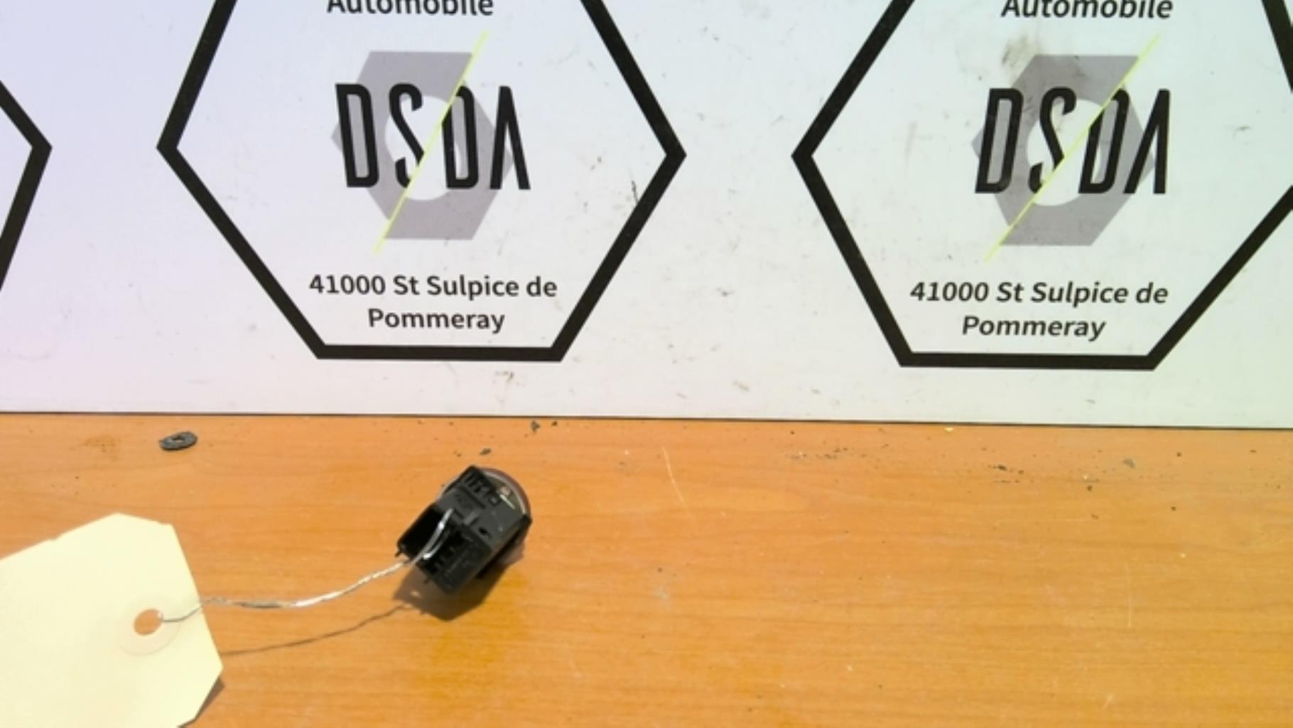Bouton de warning CITROEN BERLINGO 1 PHASE 2 Diesel - 1