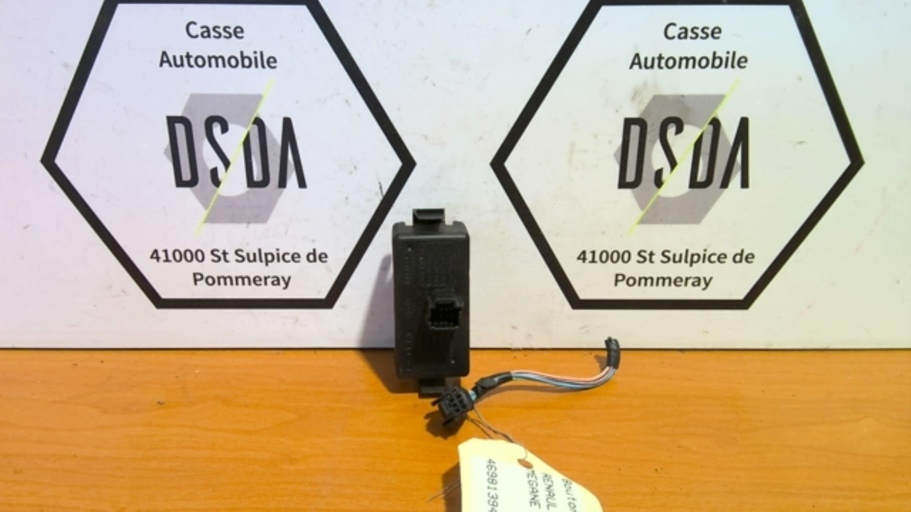 Bouton de warning RENAULT MEGANE 3 PHASE 1 BREAK Diesel - 1