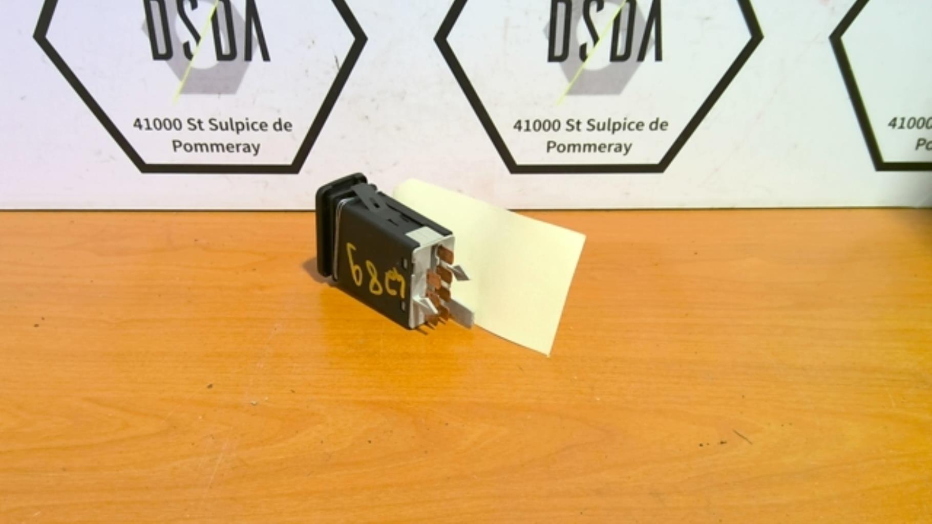 Bouton de warning VOLKSWAGEN BORA BREAK Diesel - 1
