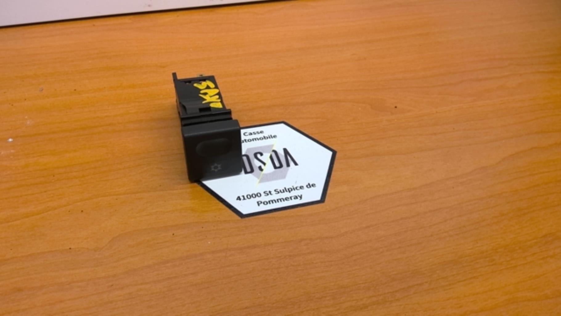 Bouton/Interrupteur CITROEN SAXO PHASE 2 Essence - 1