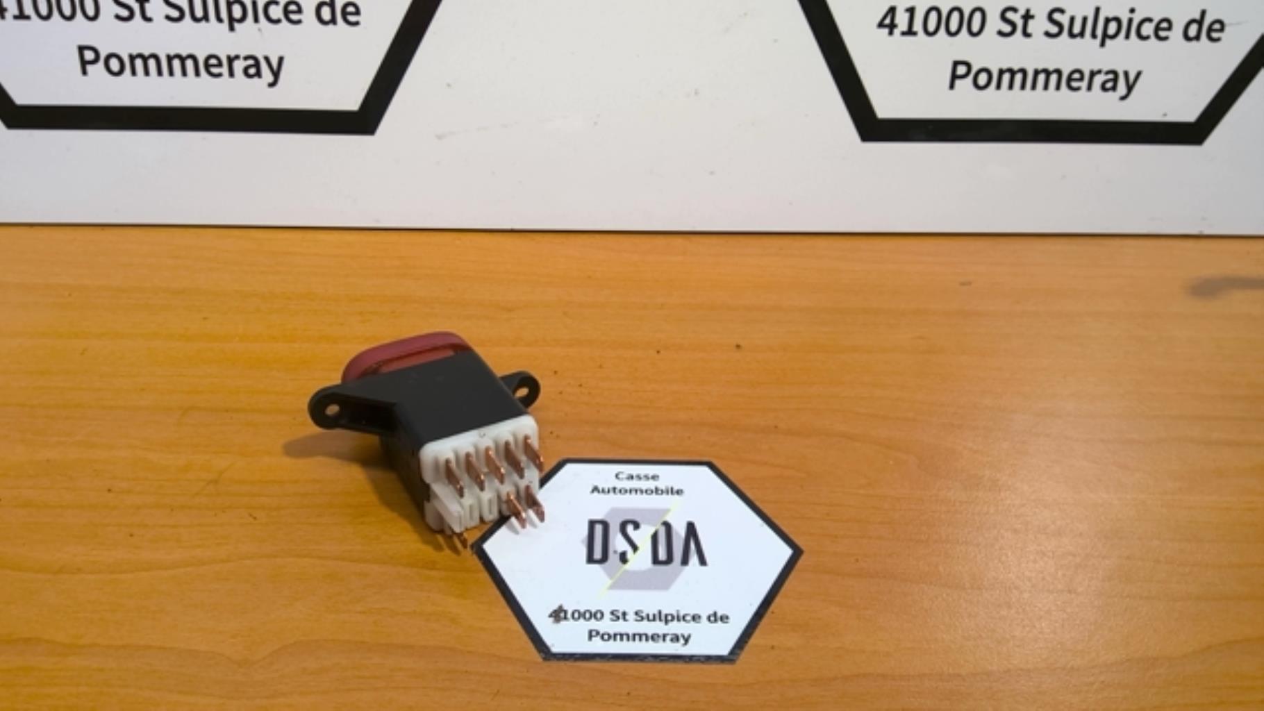 Bouton de warning RENAULT LAGUNA 1 PHASE 1 Essence - 1
