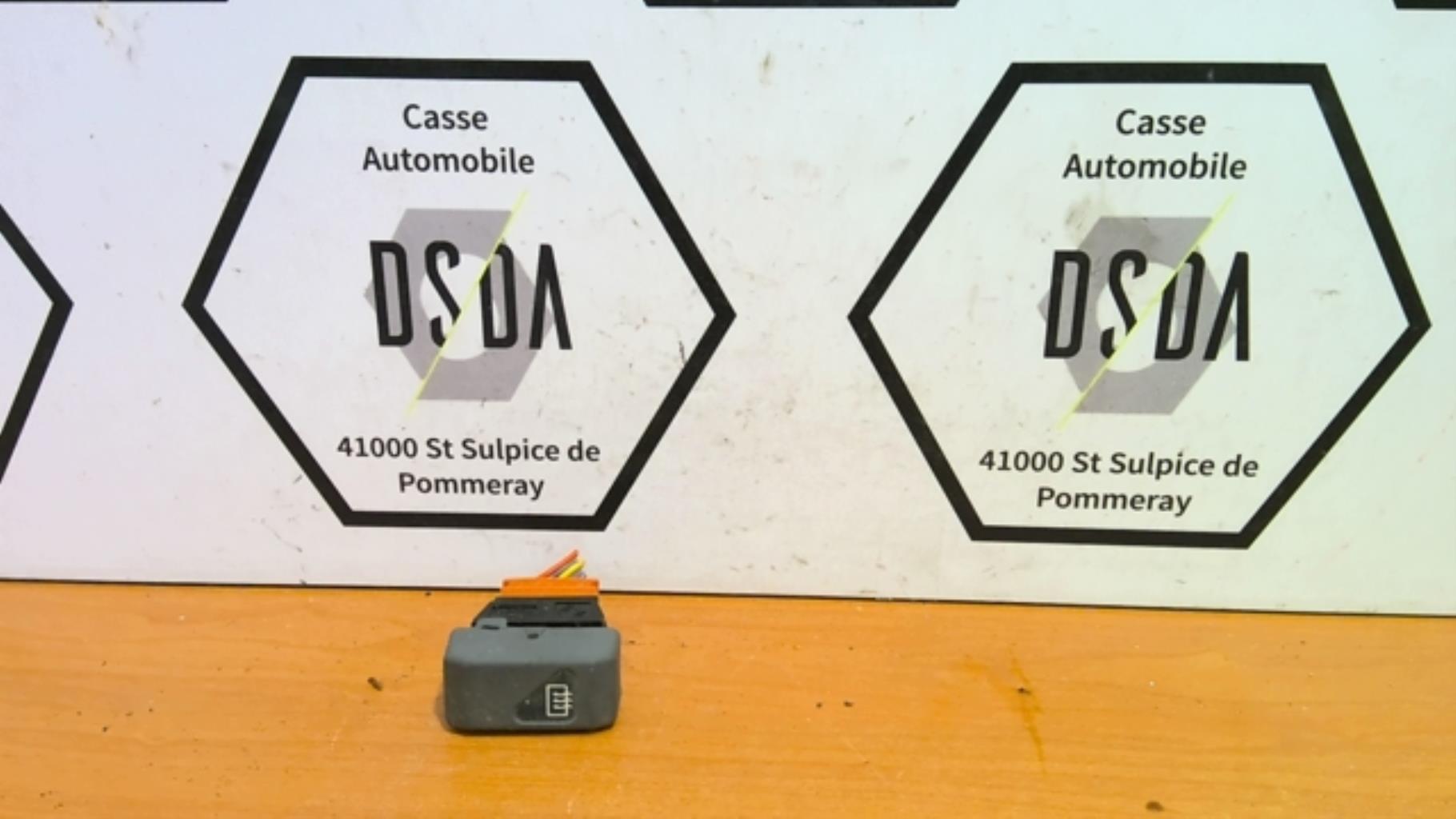 Commande degivrage lunette arriere RENAULT CLIO 1 PHASE 1 Essence - 1